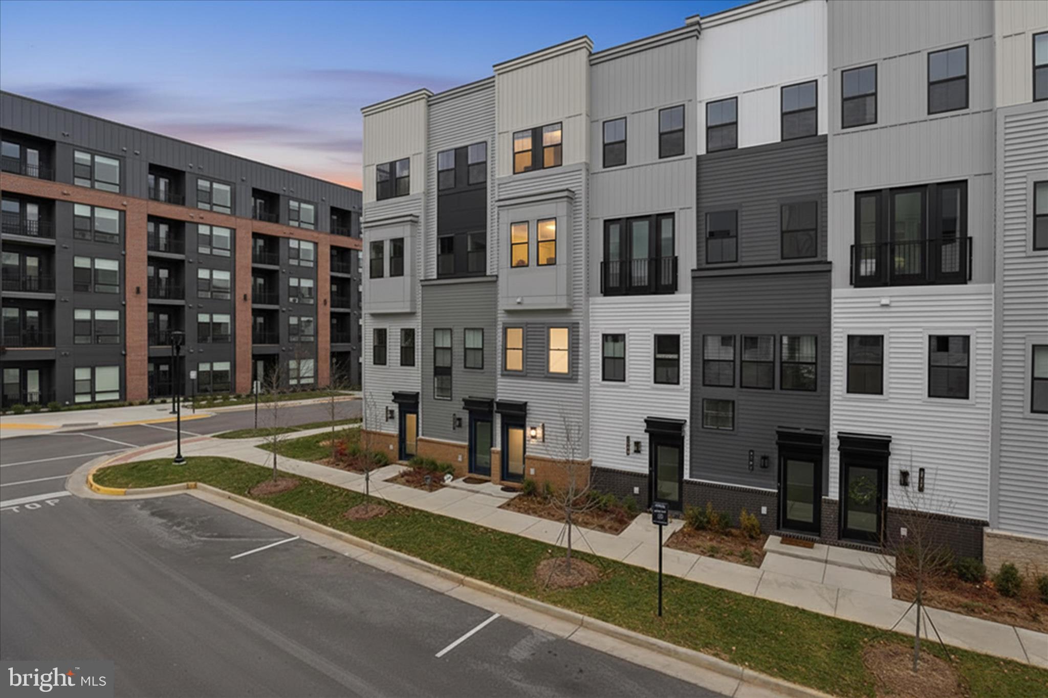 COMMONWEALTH PLACE AT WESTFIELDS - Residential Lease