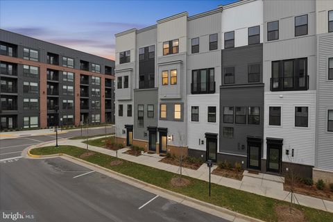 4768 SULLY POINT LANE CHANTILLY VA 20151