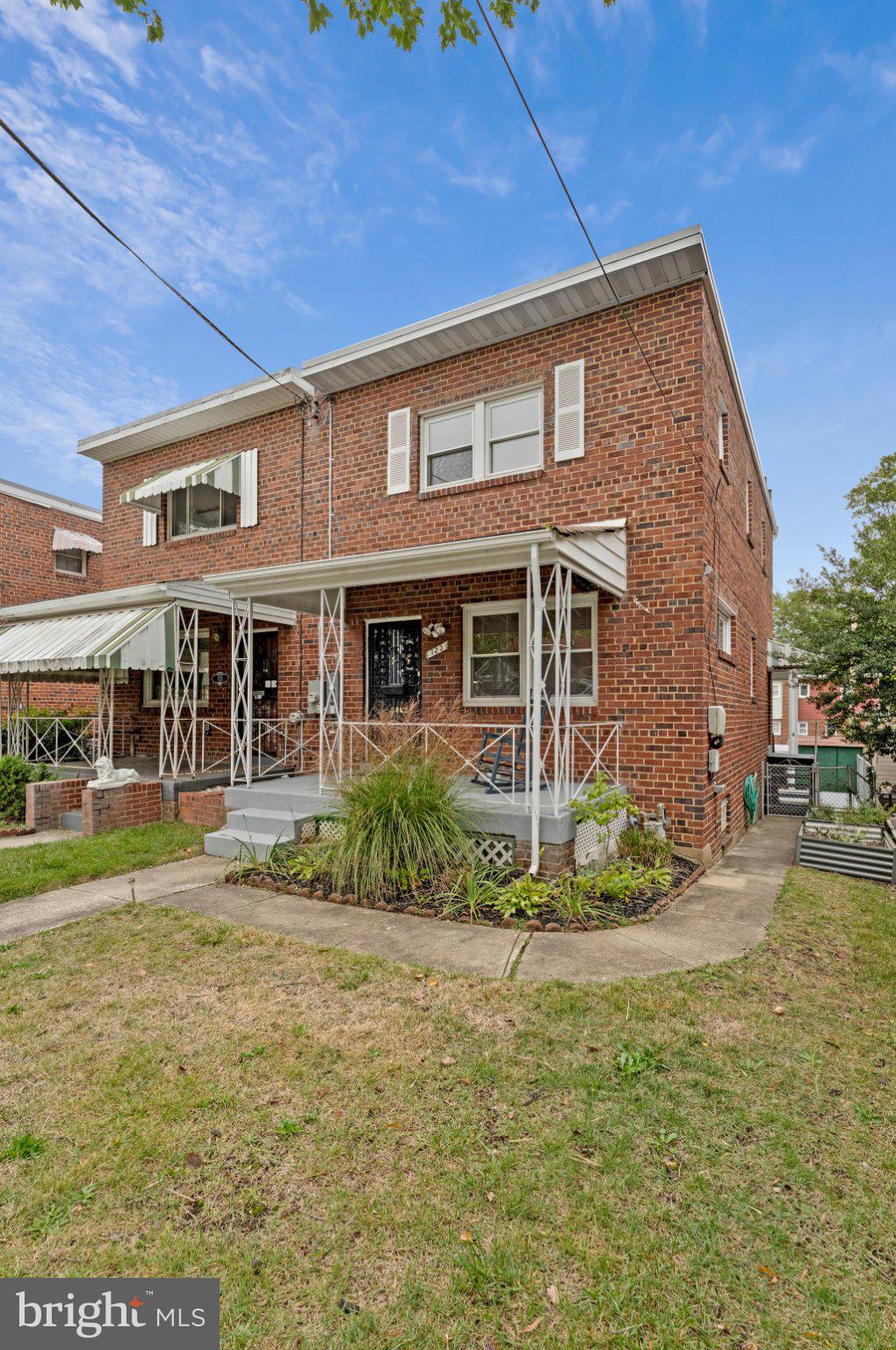 123 NE 48TH PLACE NE