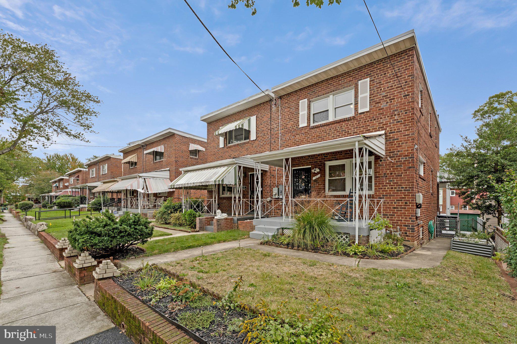 123 NE 48TH PLACE NE