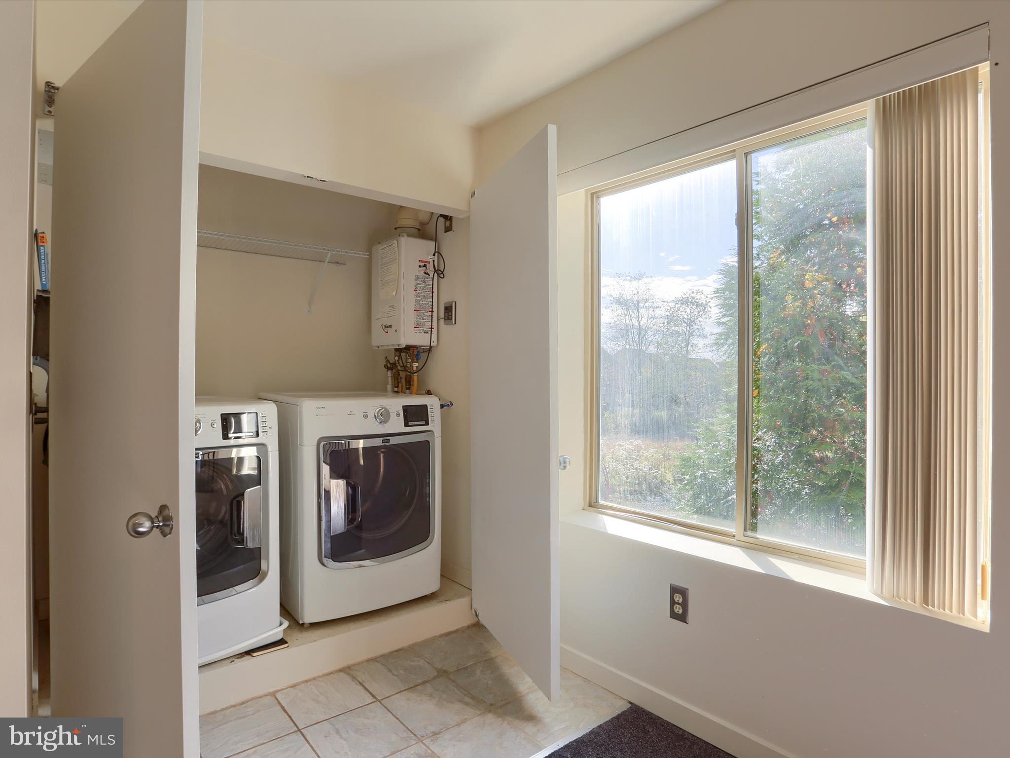 HOUSES AT OAKHURST - Residential