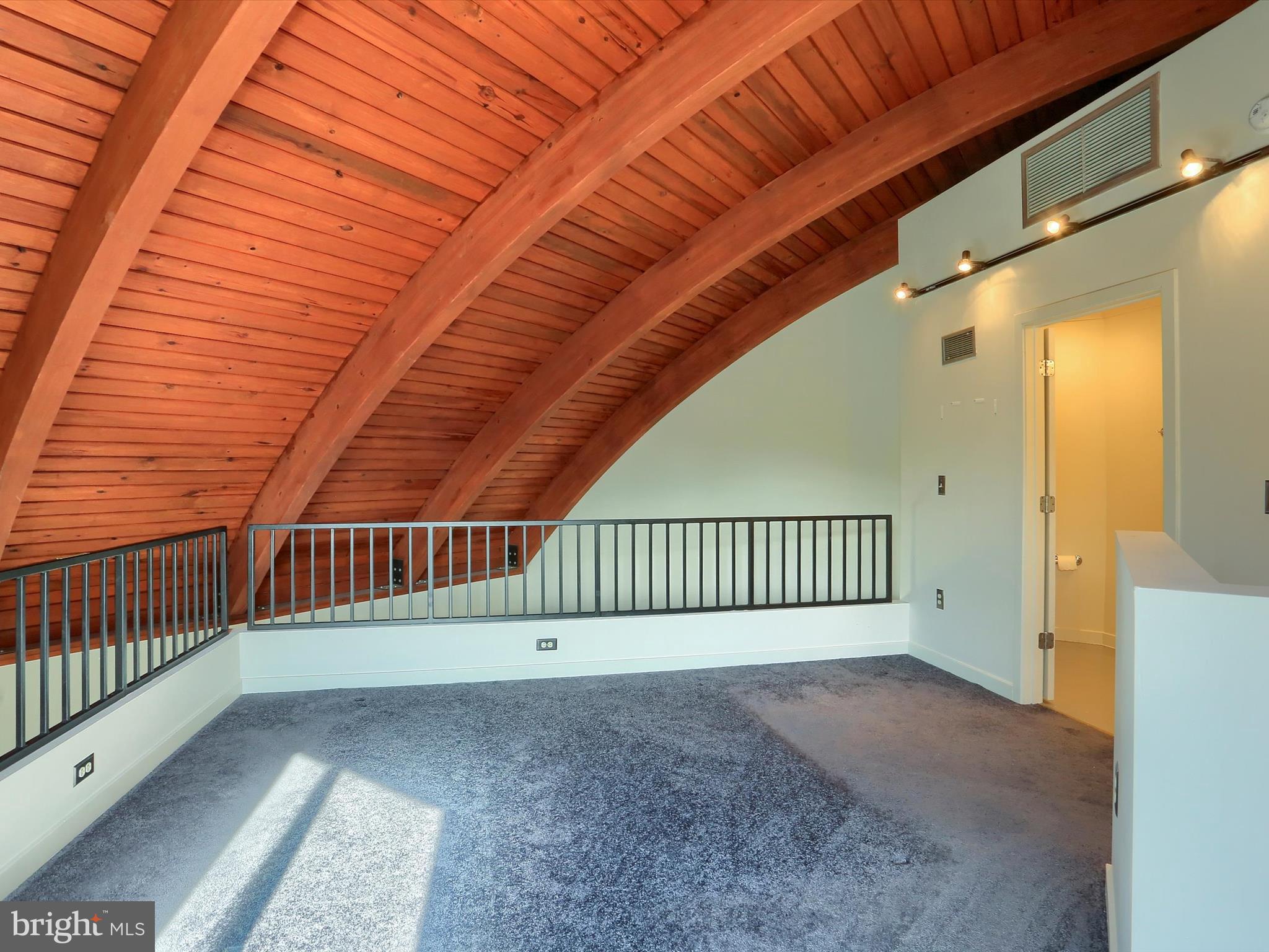 HOUSES AT OAKHURST - Residential