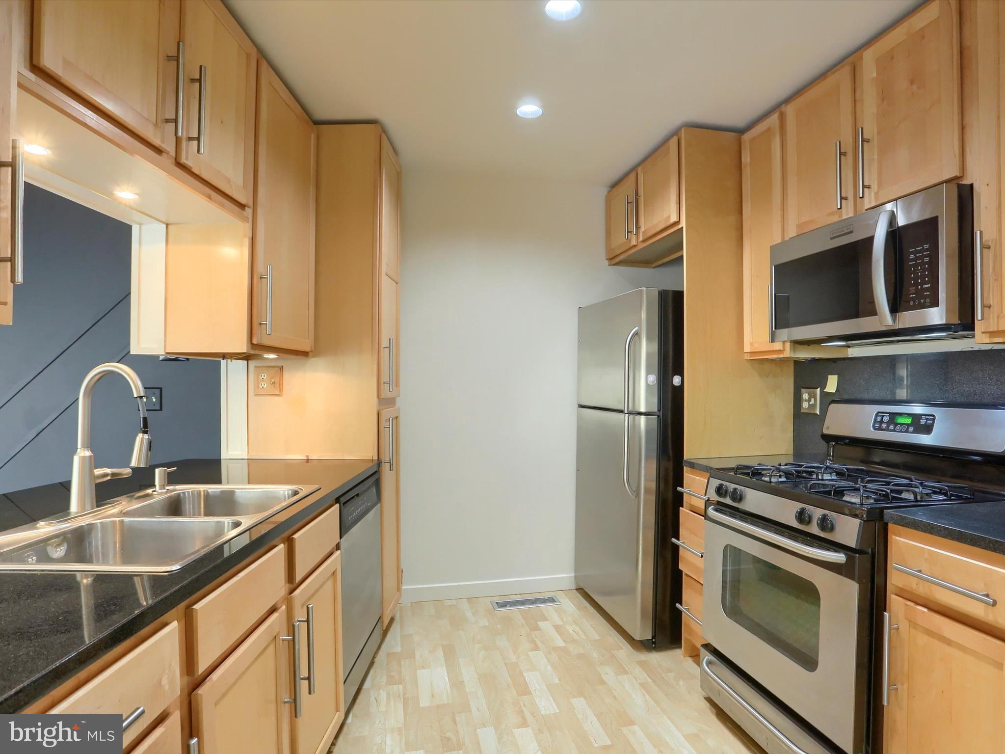 HOUSES AT OAKHURST - Residential