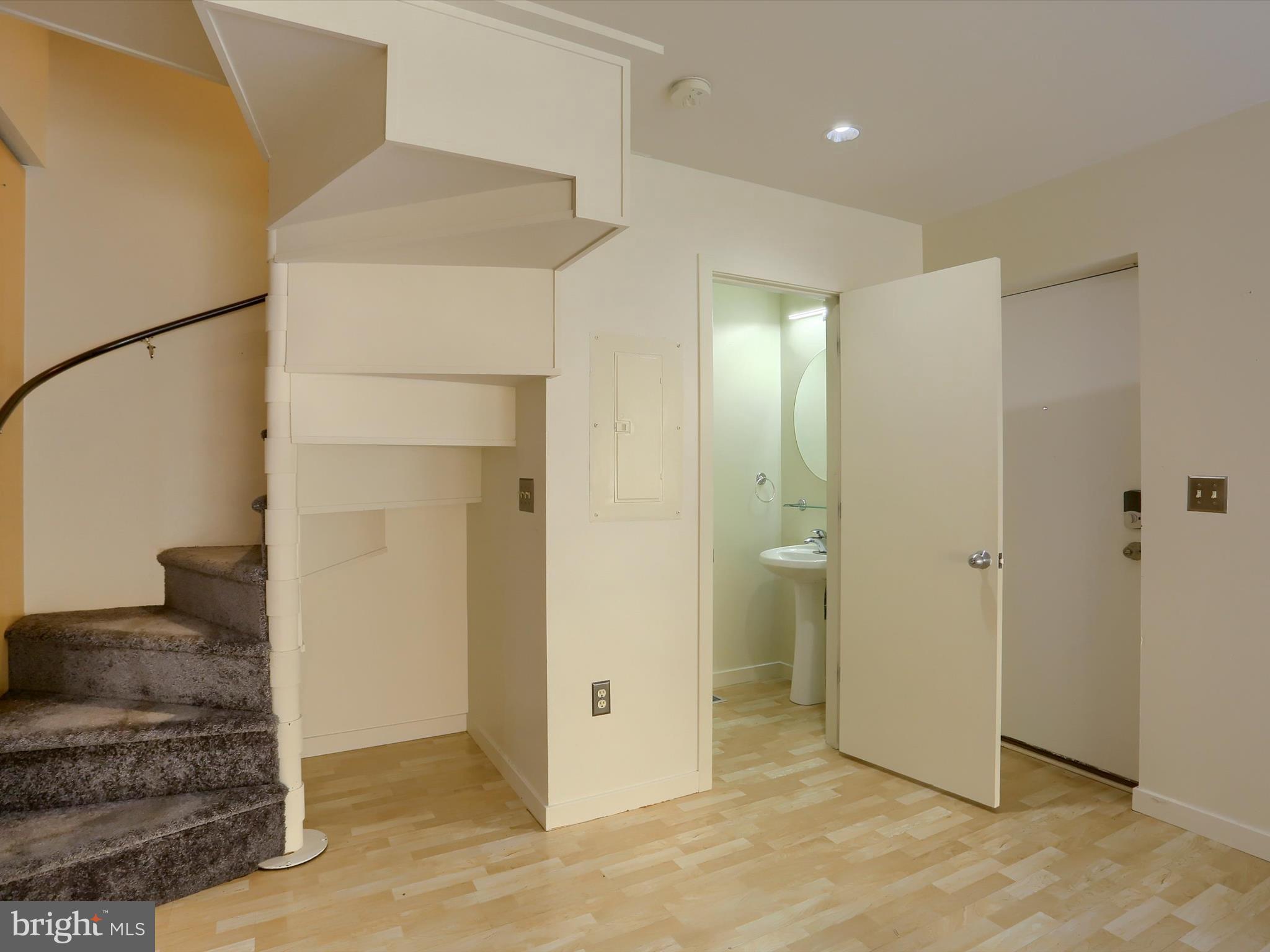 HOUSES AT OAKHURST - Residential