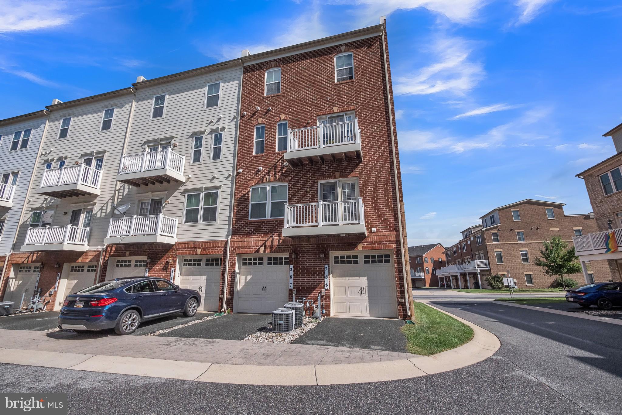 PARKLANDS AT WATKINS MILL - Residential