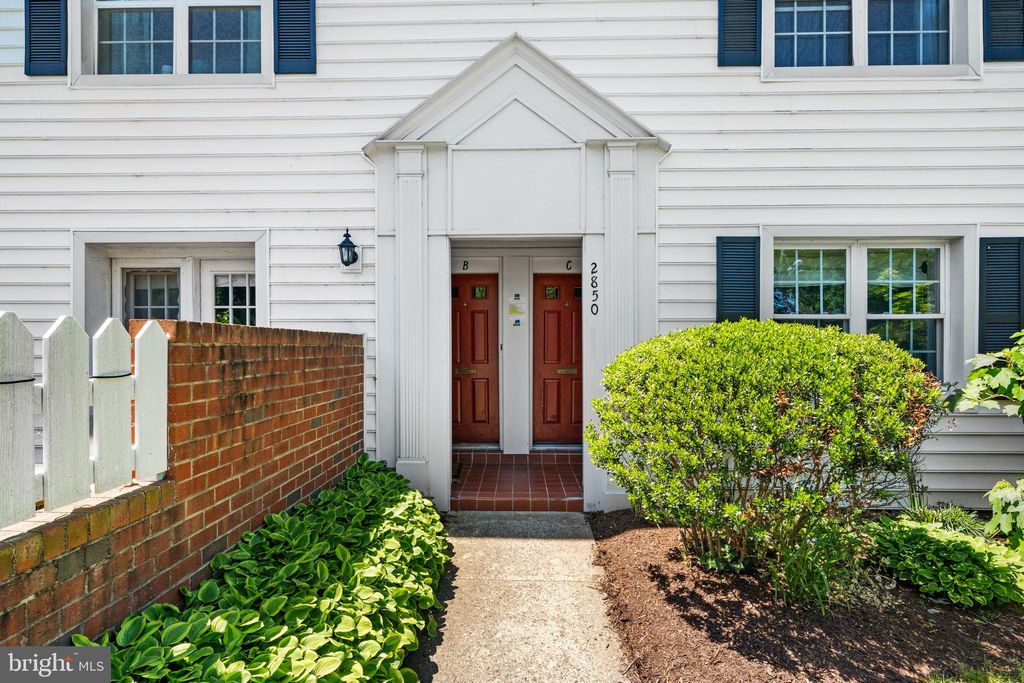Photo of 2850 - C S Wakefield Street #C, ARLINGTON, VA 22206 (MLS # VAAR2073304)