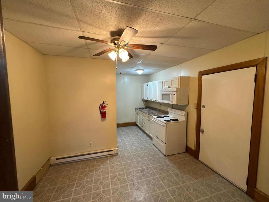 Photo of 614 Mahantongo Street, POTTSVILLE, PA 17901 (MLS # PASK2025182)