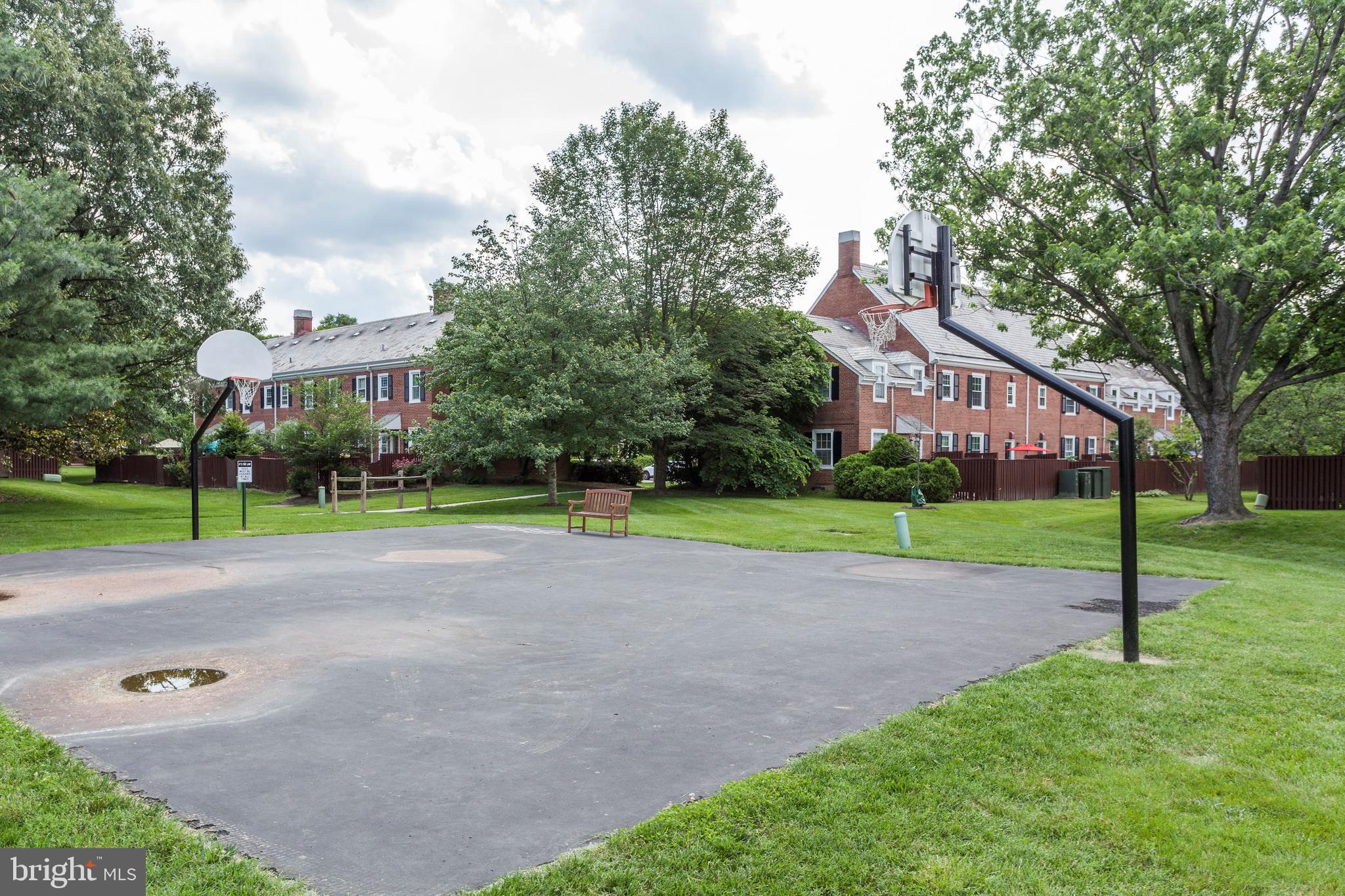 FAIRLINGTON MEADOWS - Residential