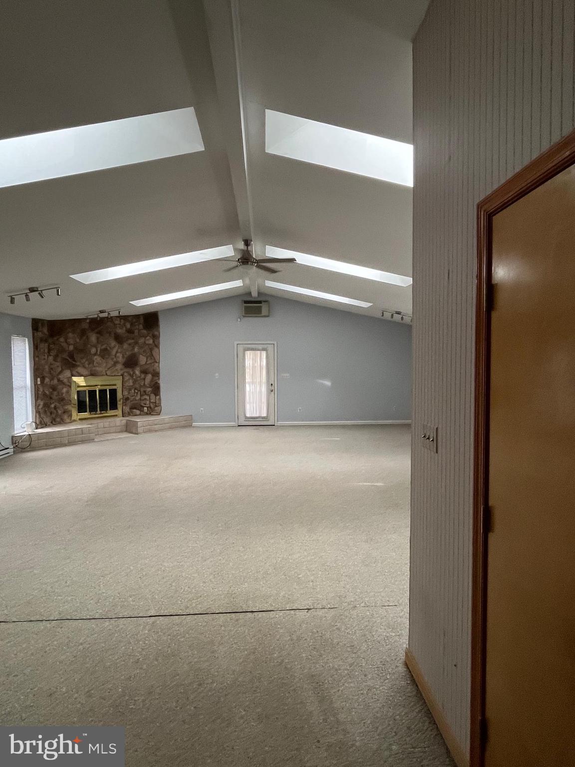 DORCHESTER ESTATES - Residential