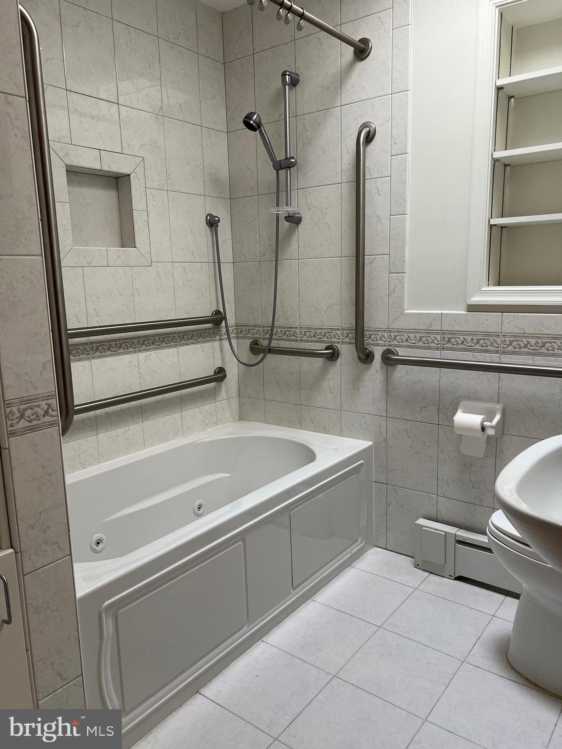 DORCHESTER ESTATES - Residential