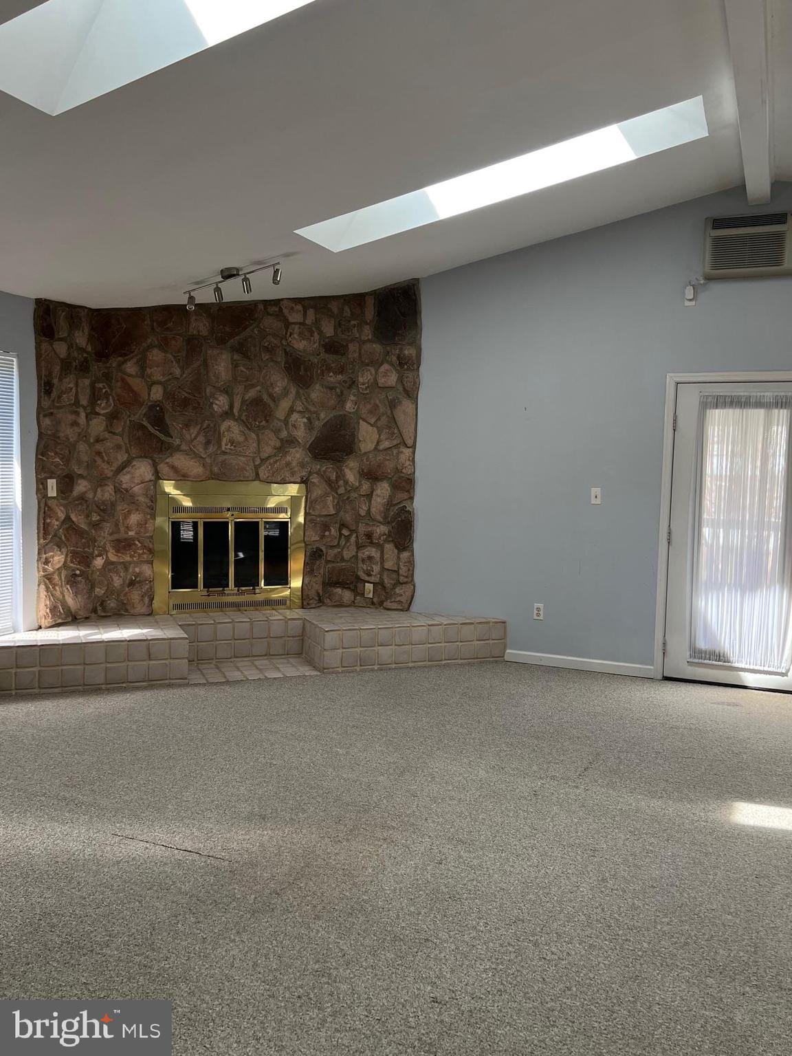 DORCHESTER ESTATES - Residential