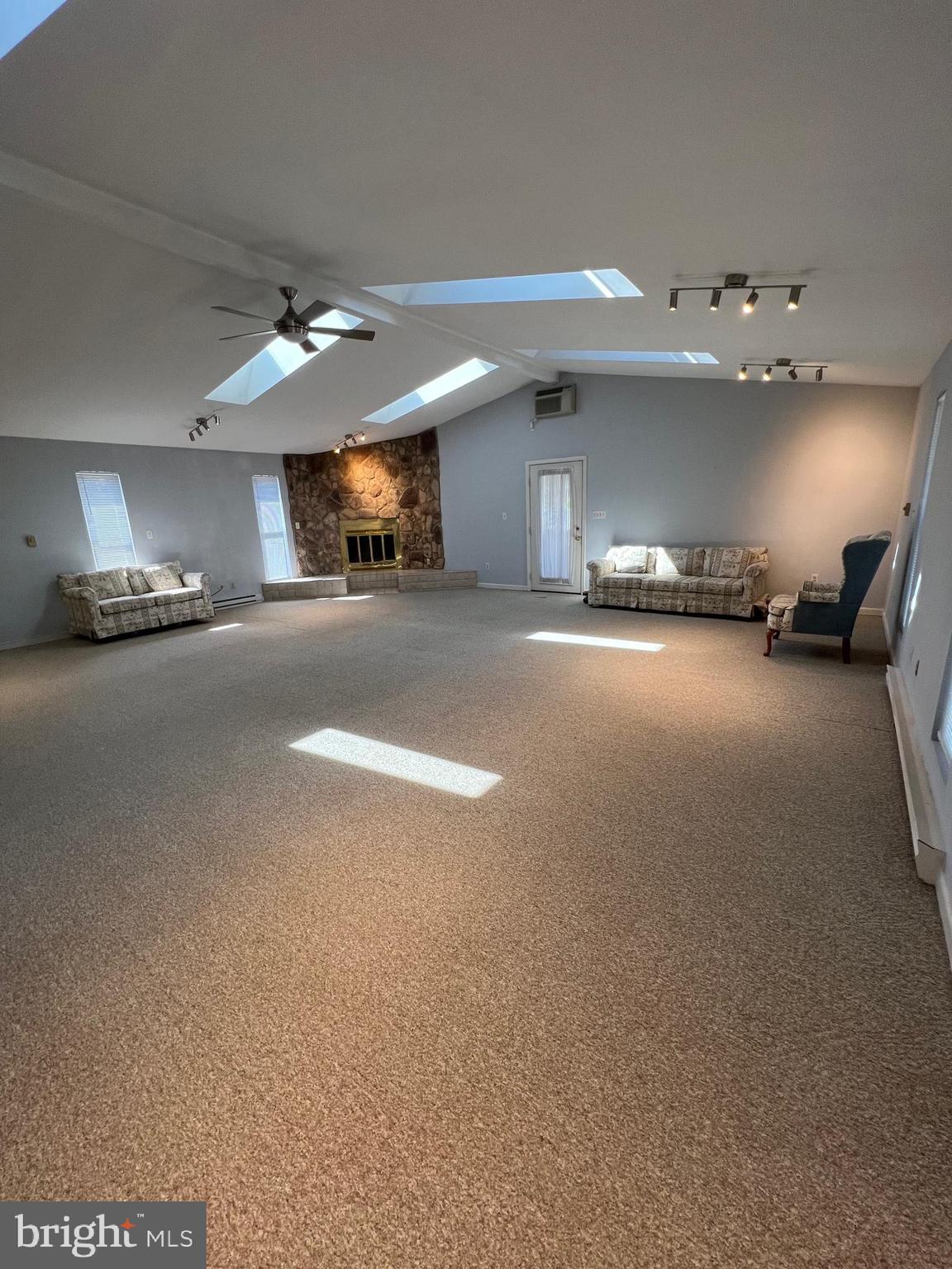 DORCHESTER ESTATES - Residential