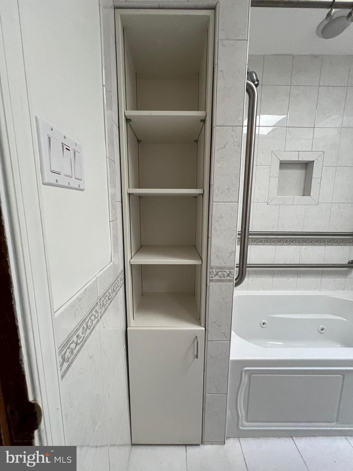 DORCHESTER ESTATES - Residential