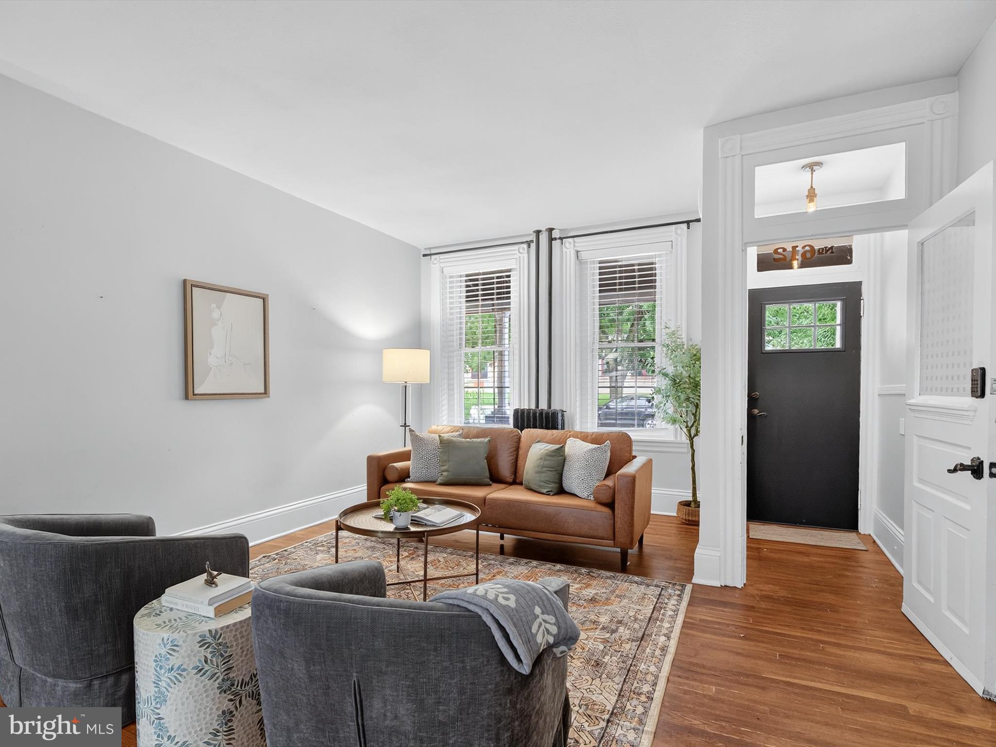 612 W WALNUT STREET