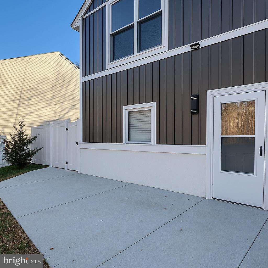 7822 GRASSY GARTH #B