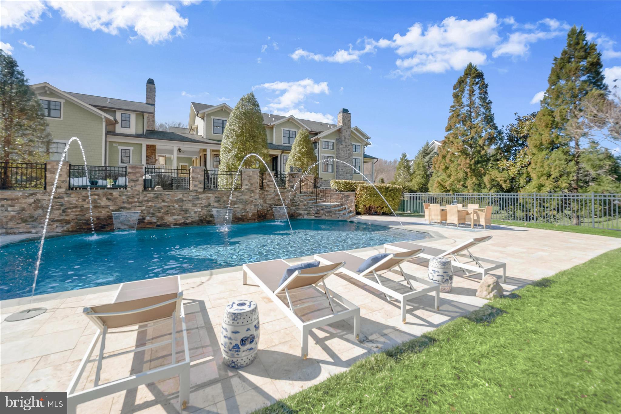 WALNUT GROVE - Residential