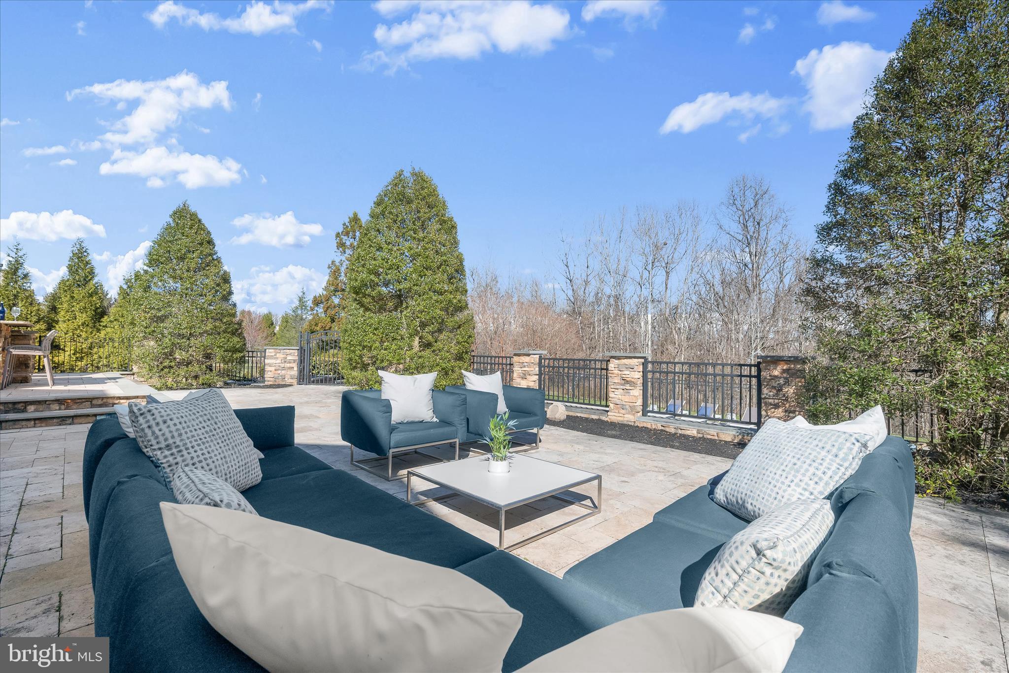 WALNUT GROVE - Residential