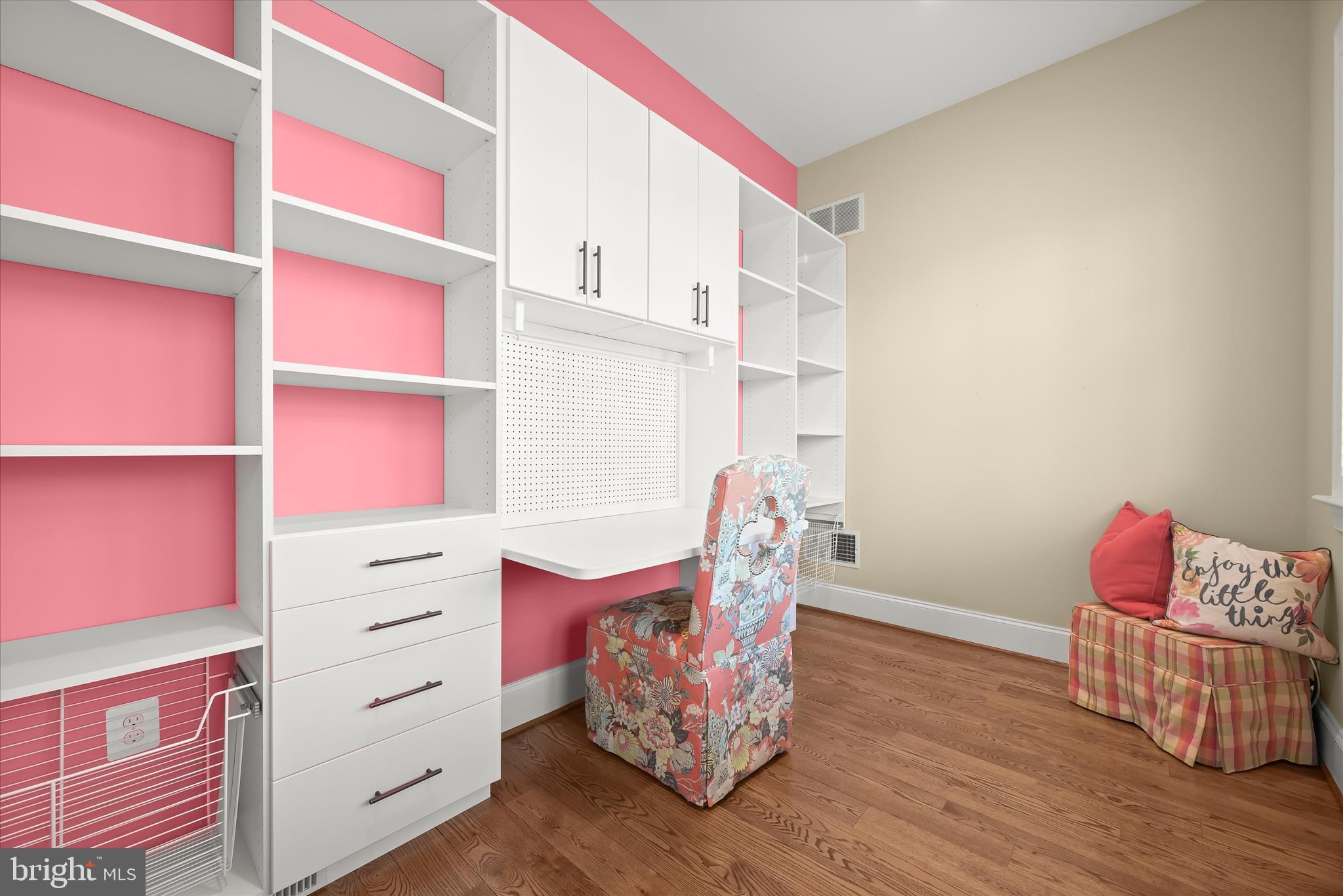 WALNUT GROVE - Residential