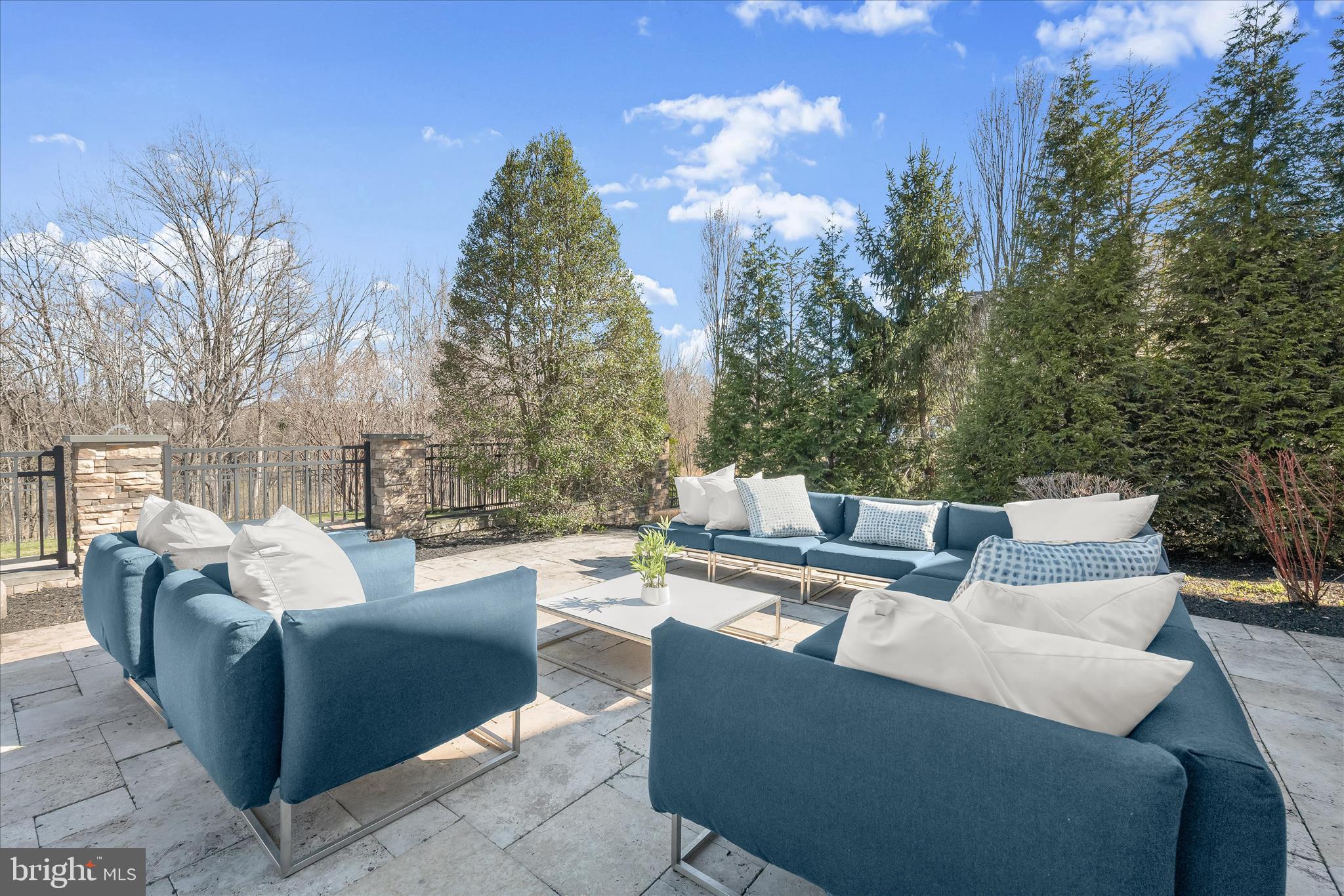 WALNUT GROVE - Residential