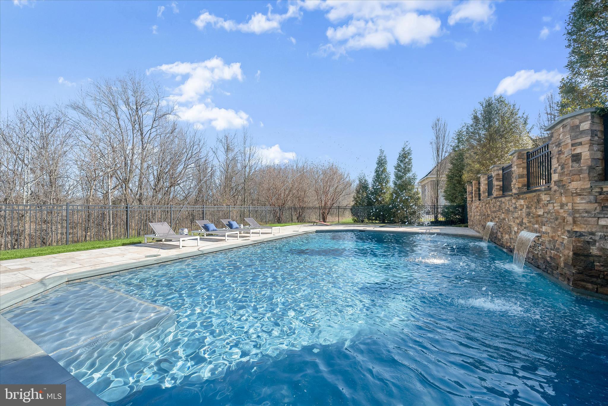 WALNUT GROVE - Residential