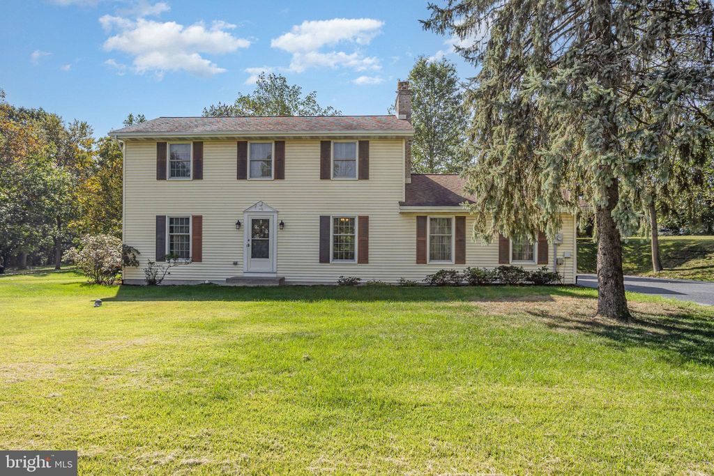 Photo of 812 Schwanger Road, ELIZABETHTOWN, PA 17022 (MLS # PALA2077272)