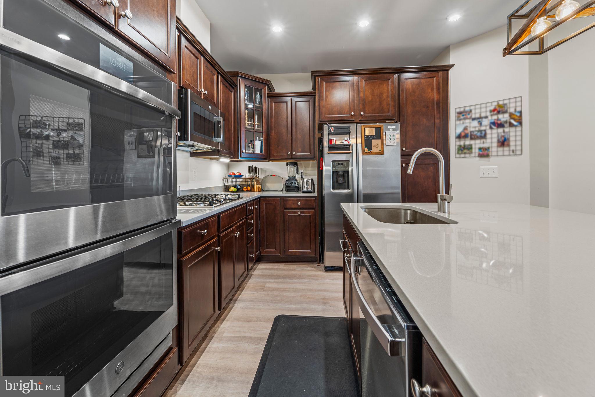 THE TOWNS AT PENDER OAKS - Residential Lease