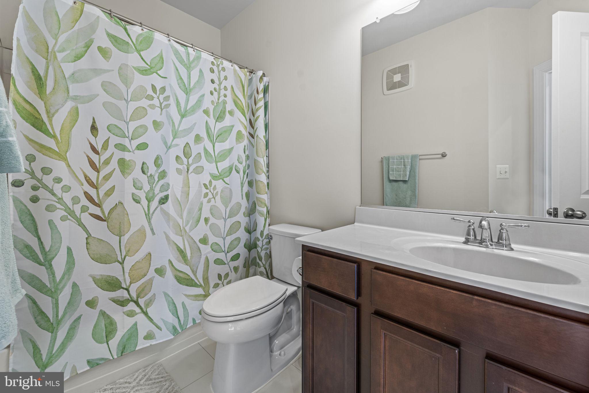 THE TOWNS AT PENDER OAKS - Residential Lease