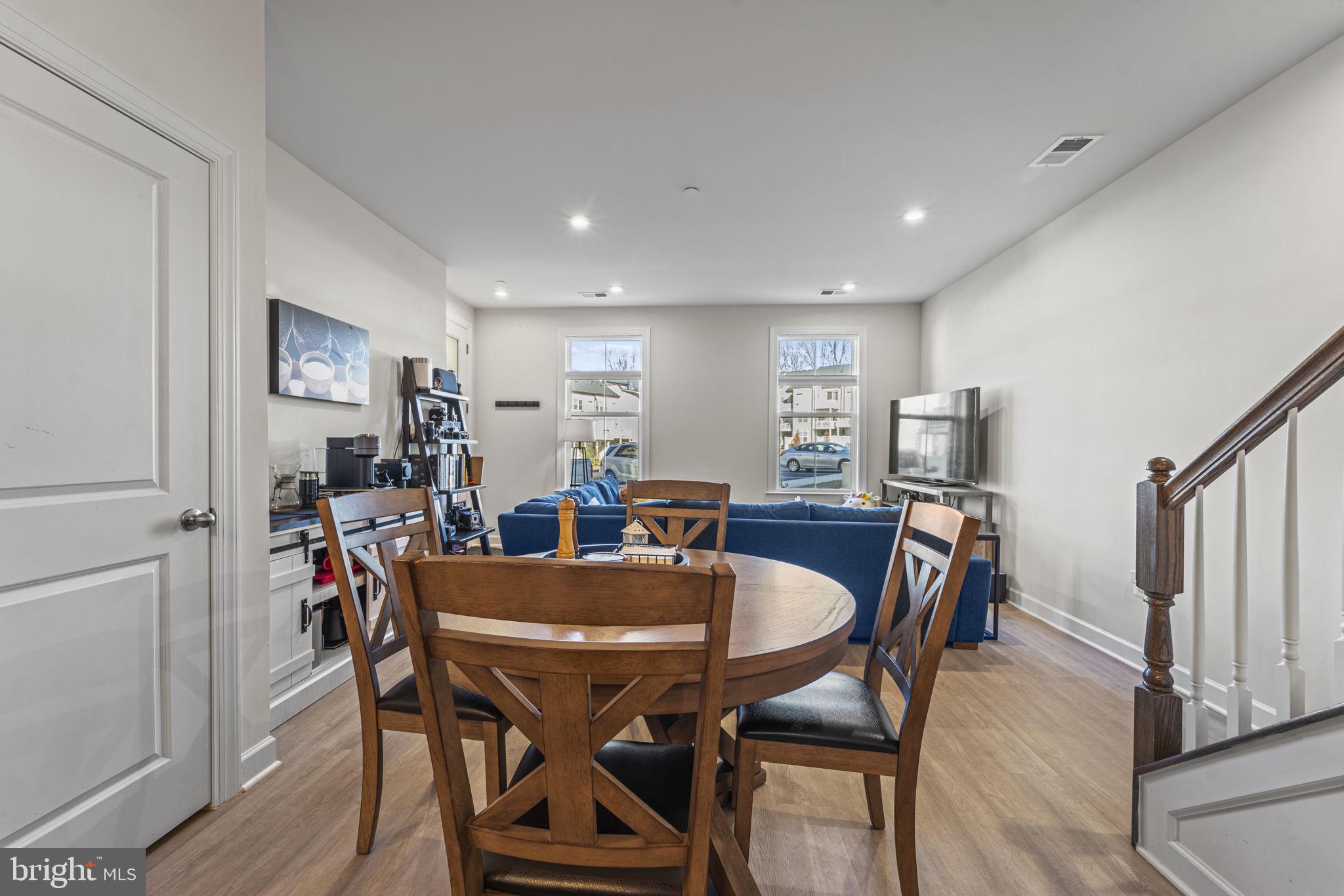 THE TOWNS AT PENDER OAKS - Residential Lease