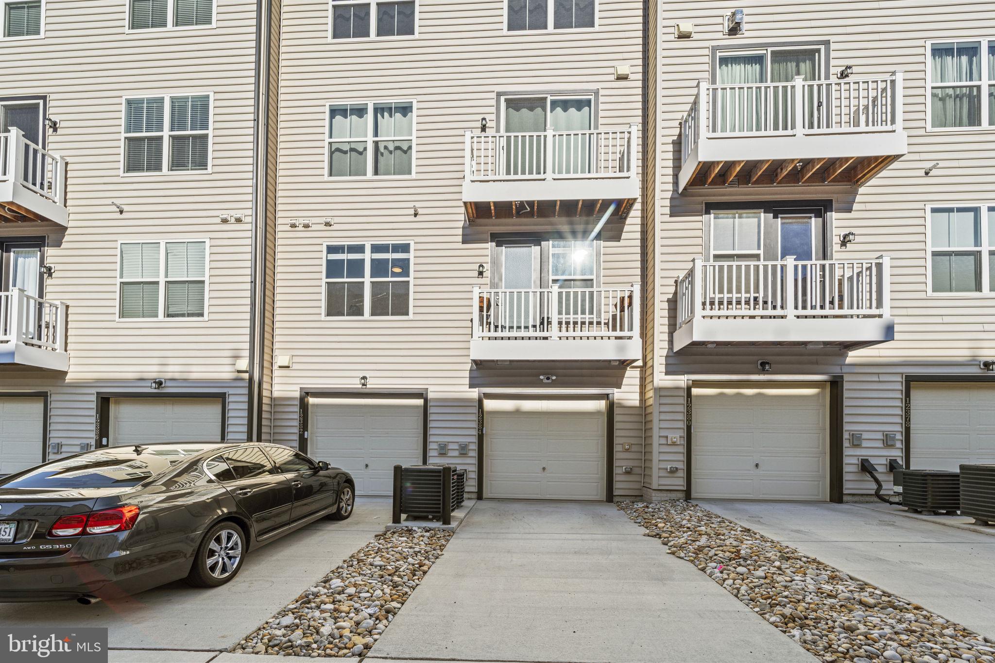 THE TOWNS AT PENDER OAKS - Residential Lease