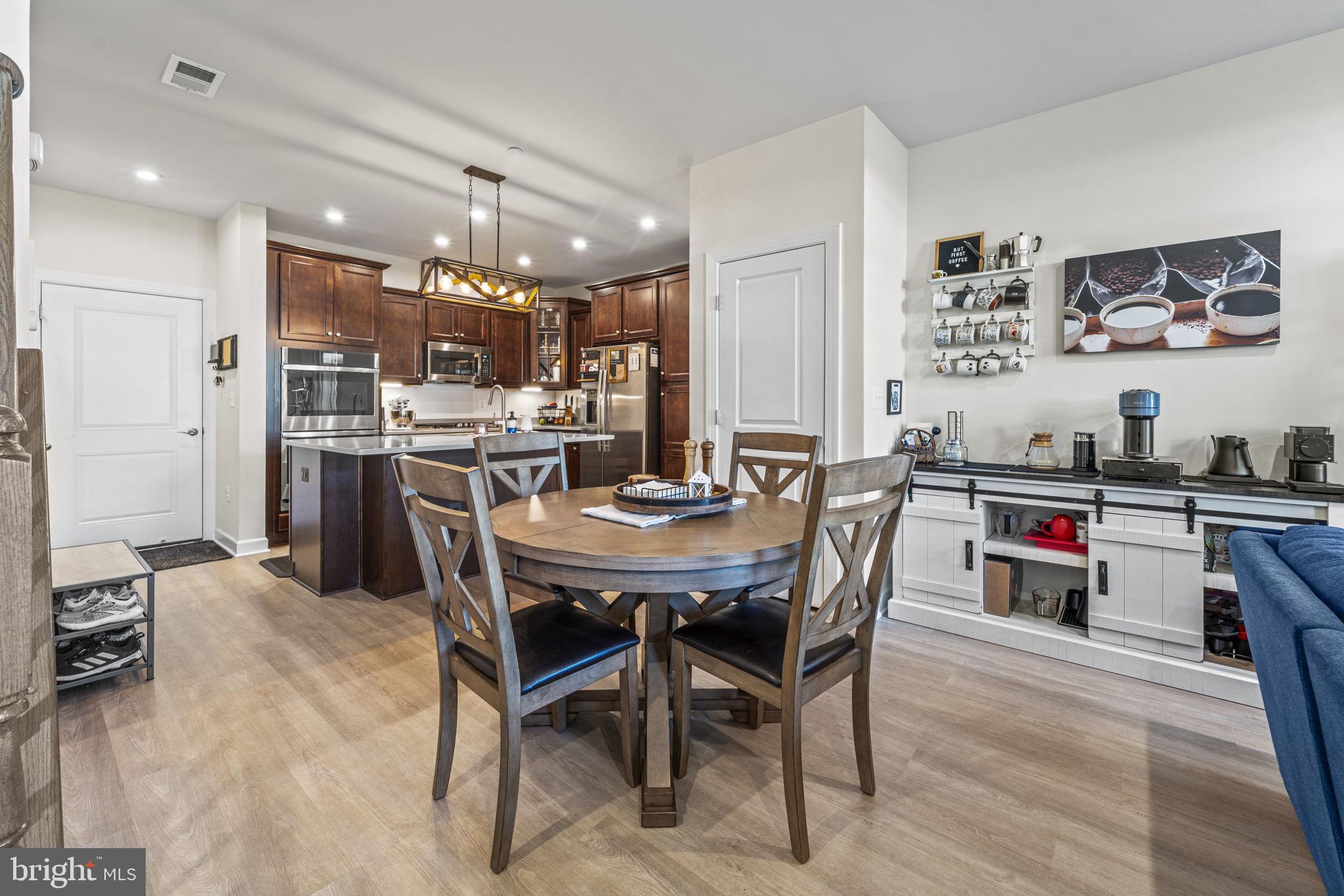 THE TOWNS AT PENDER OAKS - Residential Lease