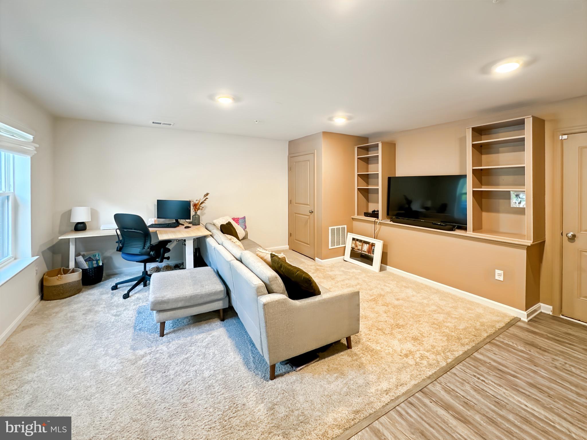 MEDFIELD - Residential Lease