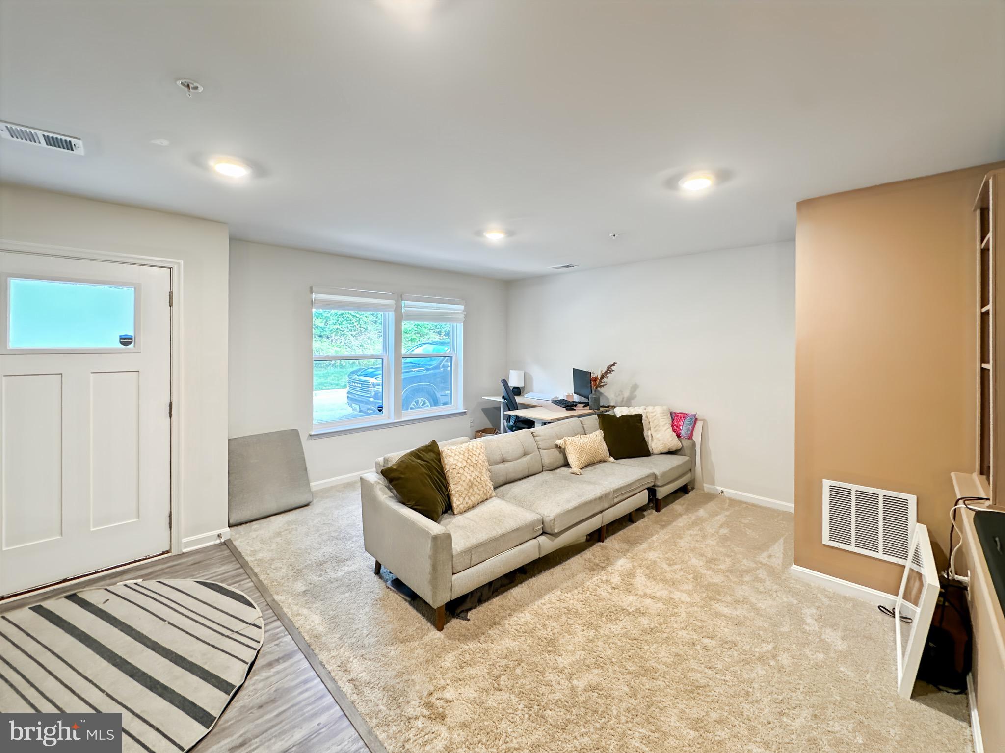 MEDFIELD - Residential Lease