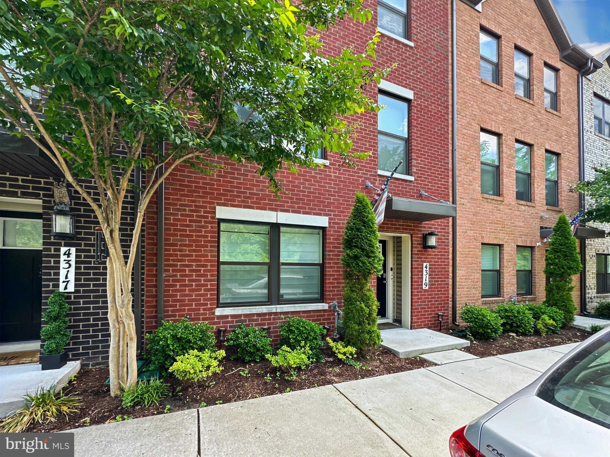 MEDFIELD - Residential Lease