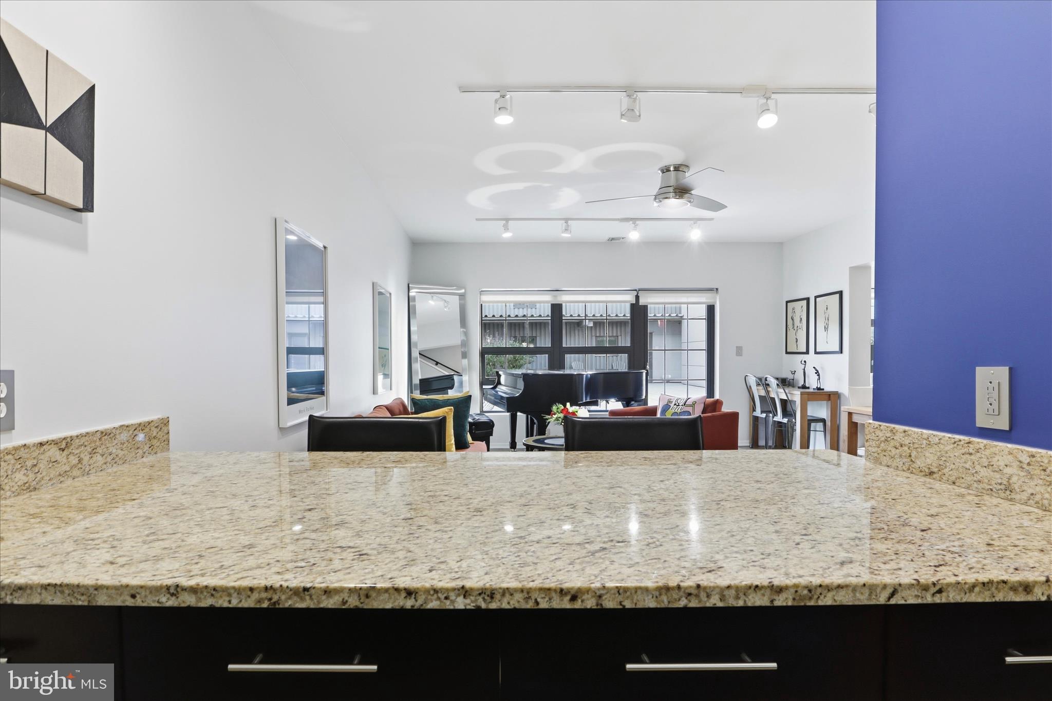 LOCUST POINT - Residential