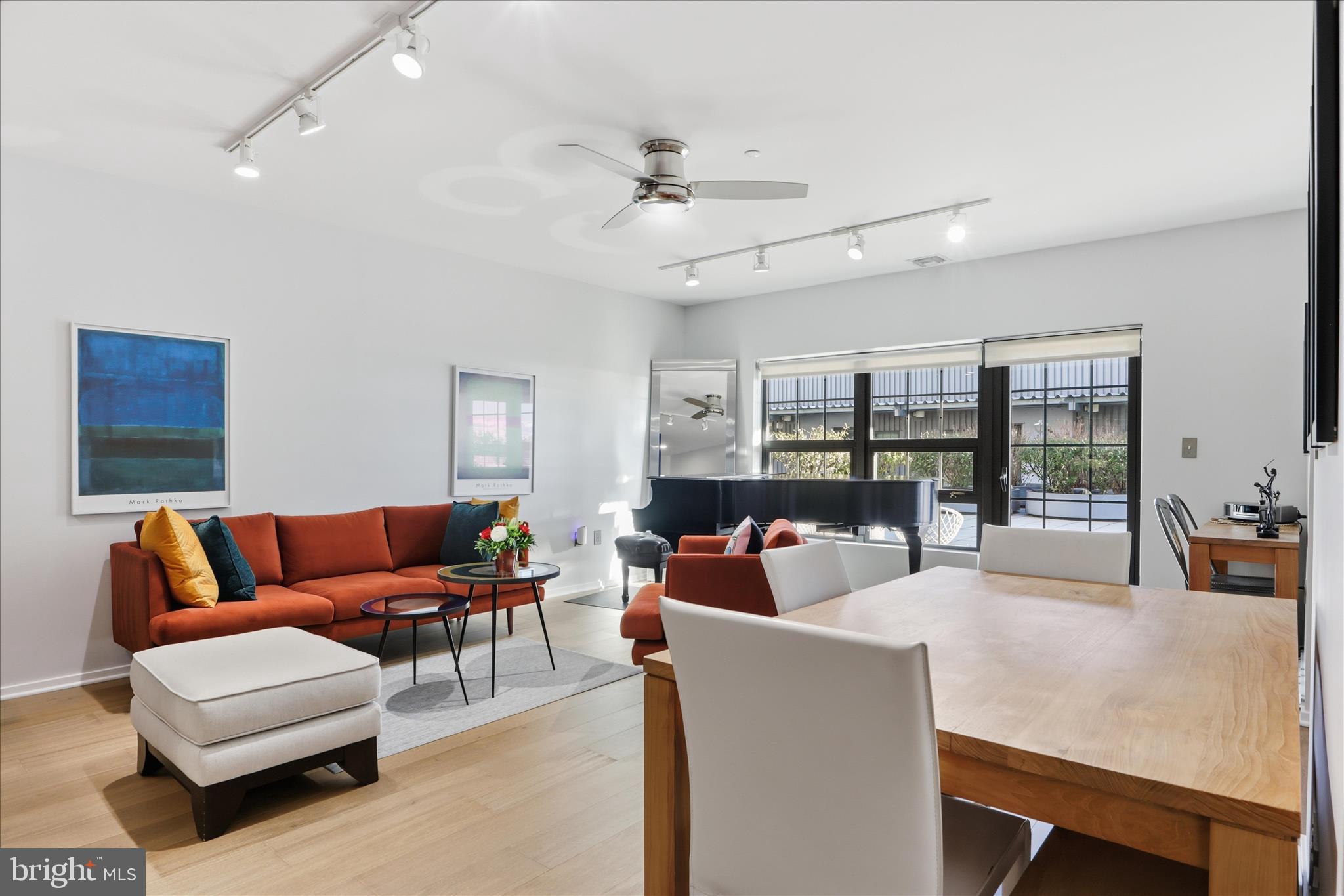 LOCUST POINT - Residential