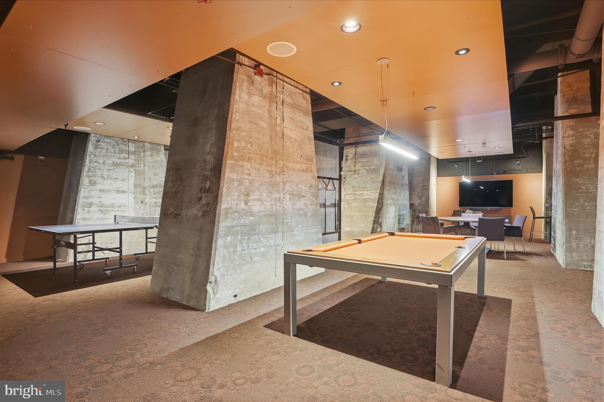 LOCUST POINT - Residential