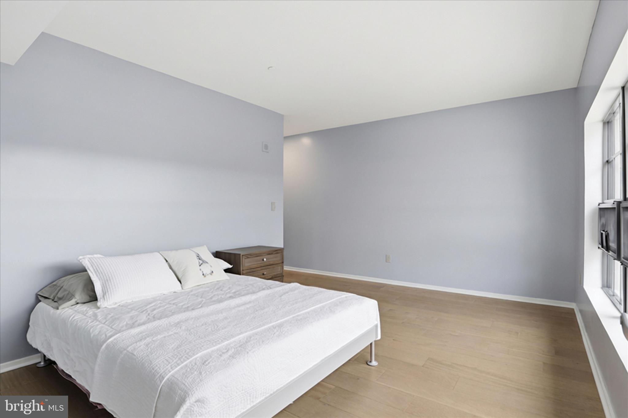 LOCUST POINT - Residential