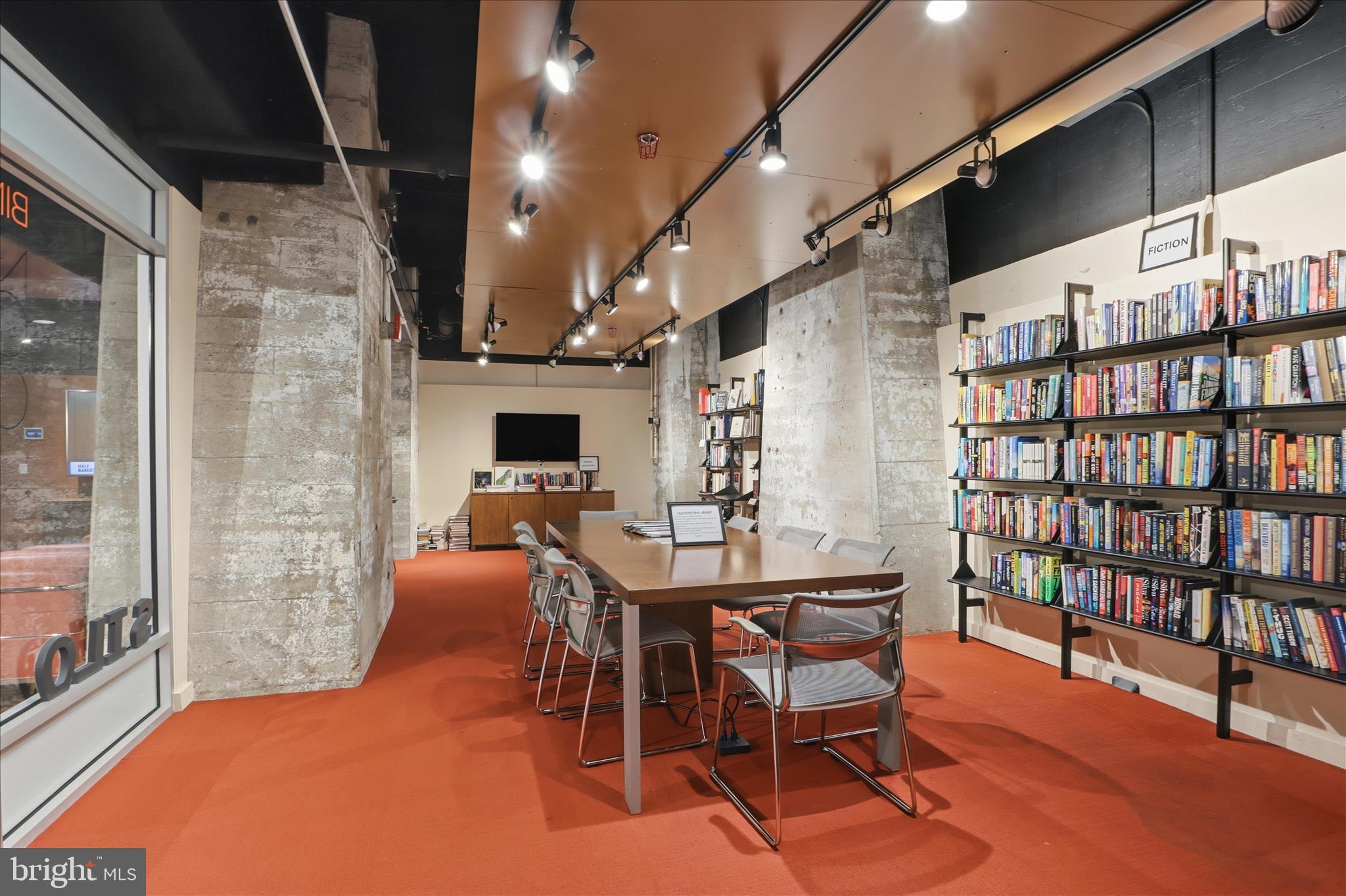 LOCUST POINT - Residential