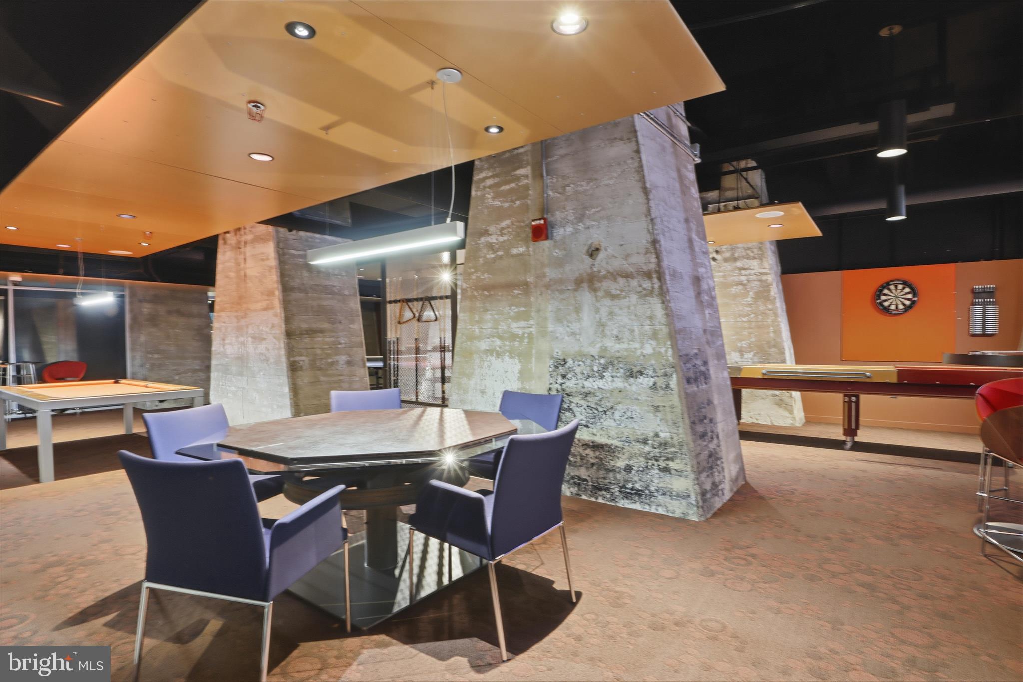 LOCUST POINT - Residential