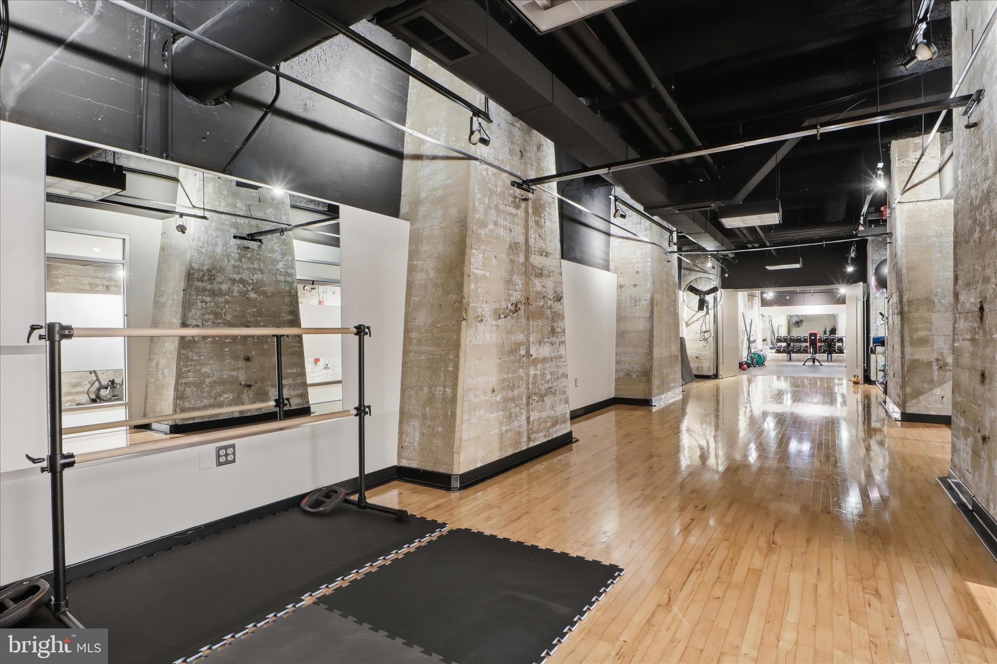 LOCUST POINT - Residential