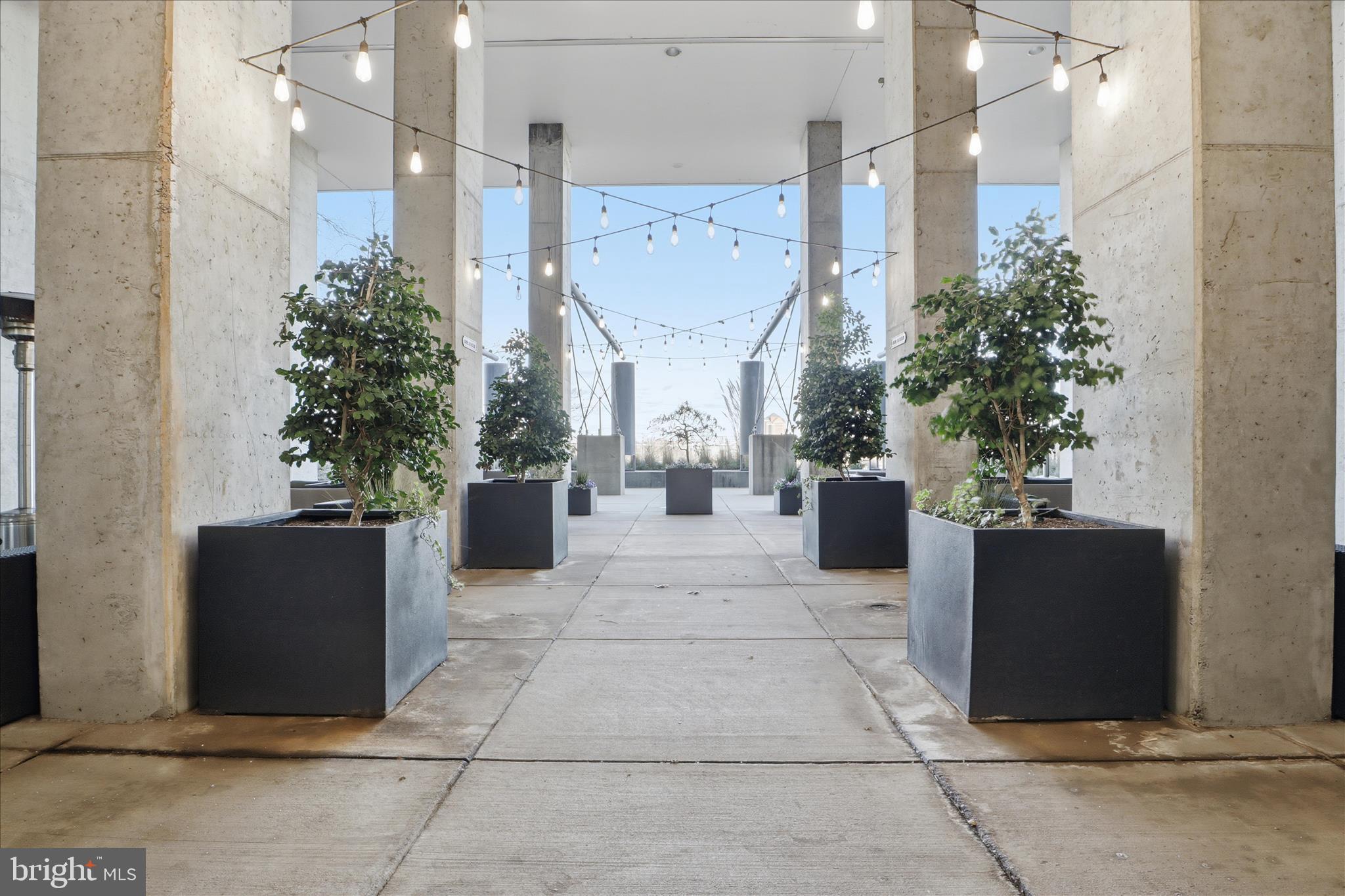 LOCUST POINT - Residential