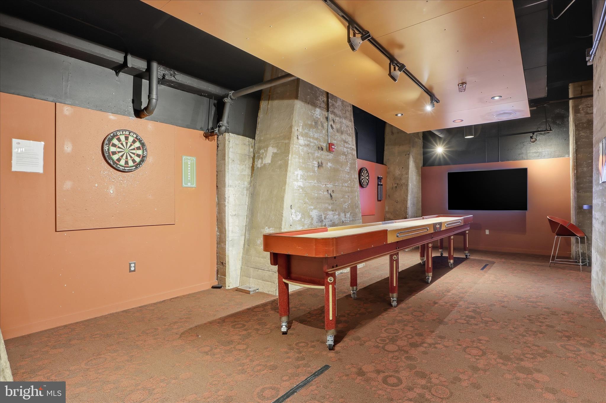 LOCUST POINT - Residential