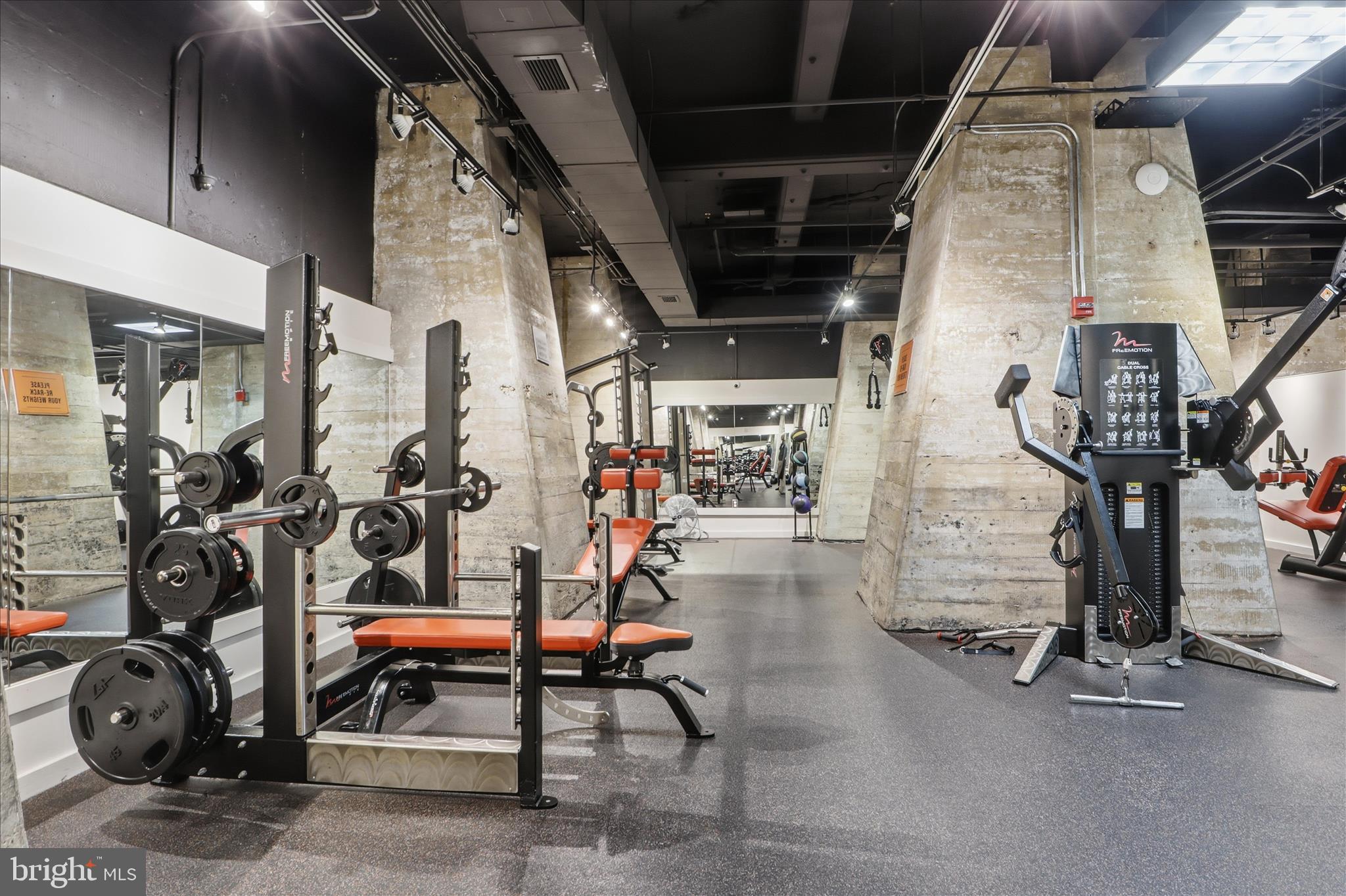 LOCUST POINT - Residential