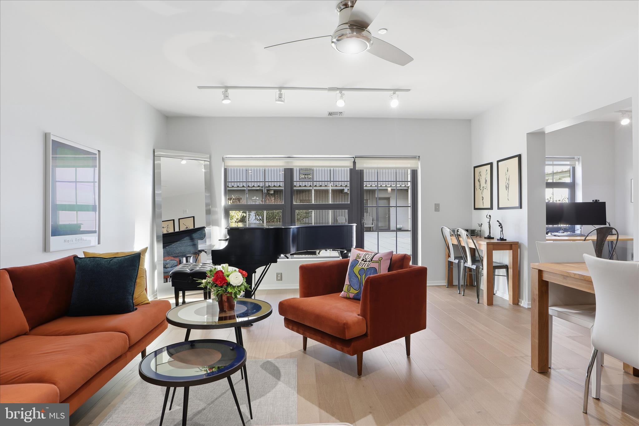 LOCUST POINT - Residential