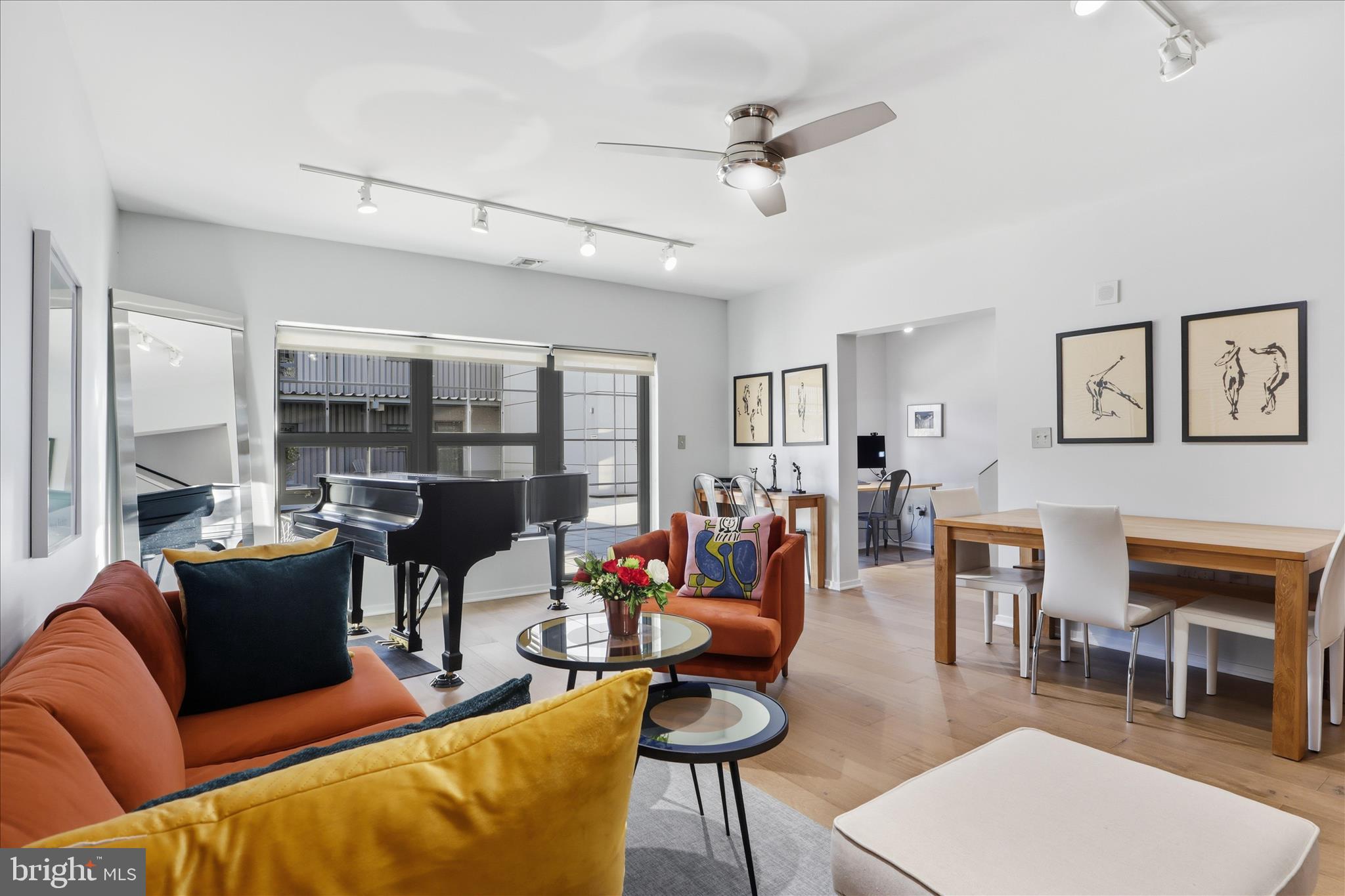 LOCUST POINT - Residential