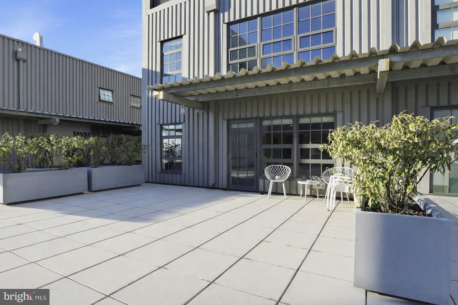 LOCUST POINT - Residential