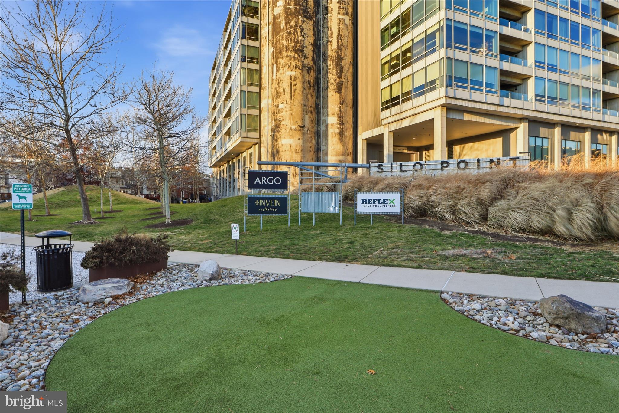 LOCUST POINT - Residential