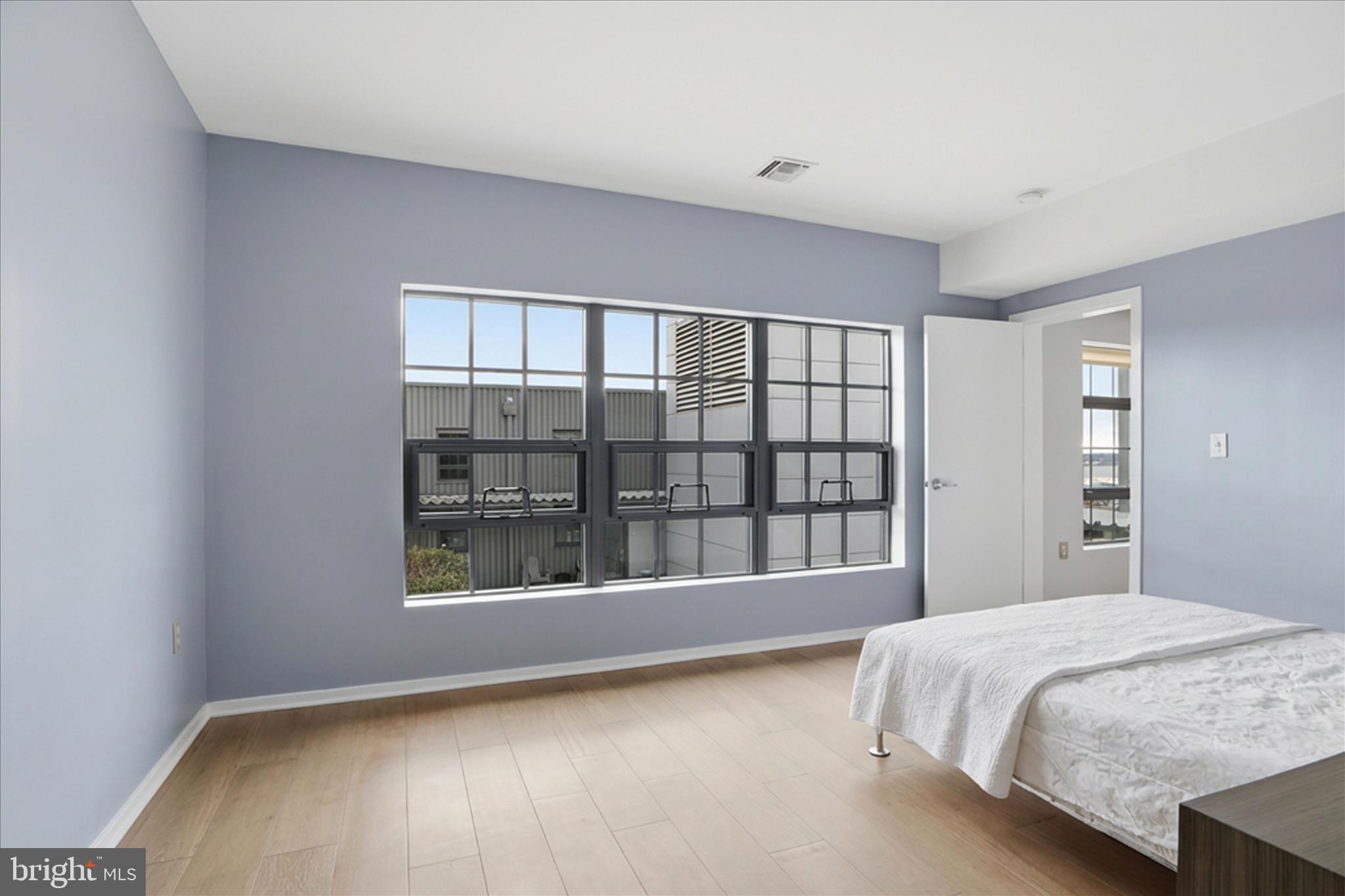 LOCUST POINT - Residential