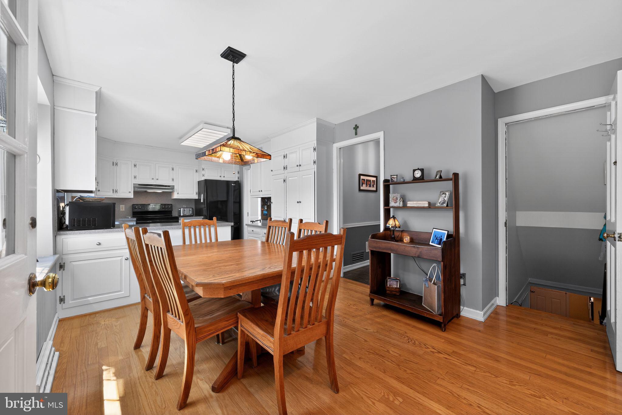 MEADOWBROOK - Residential