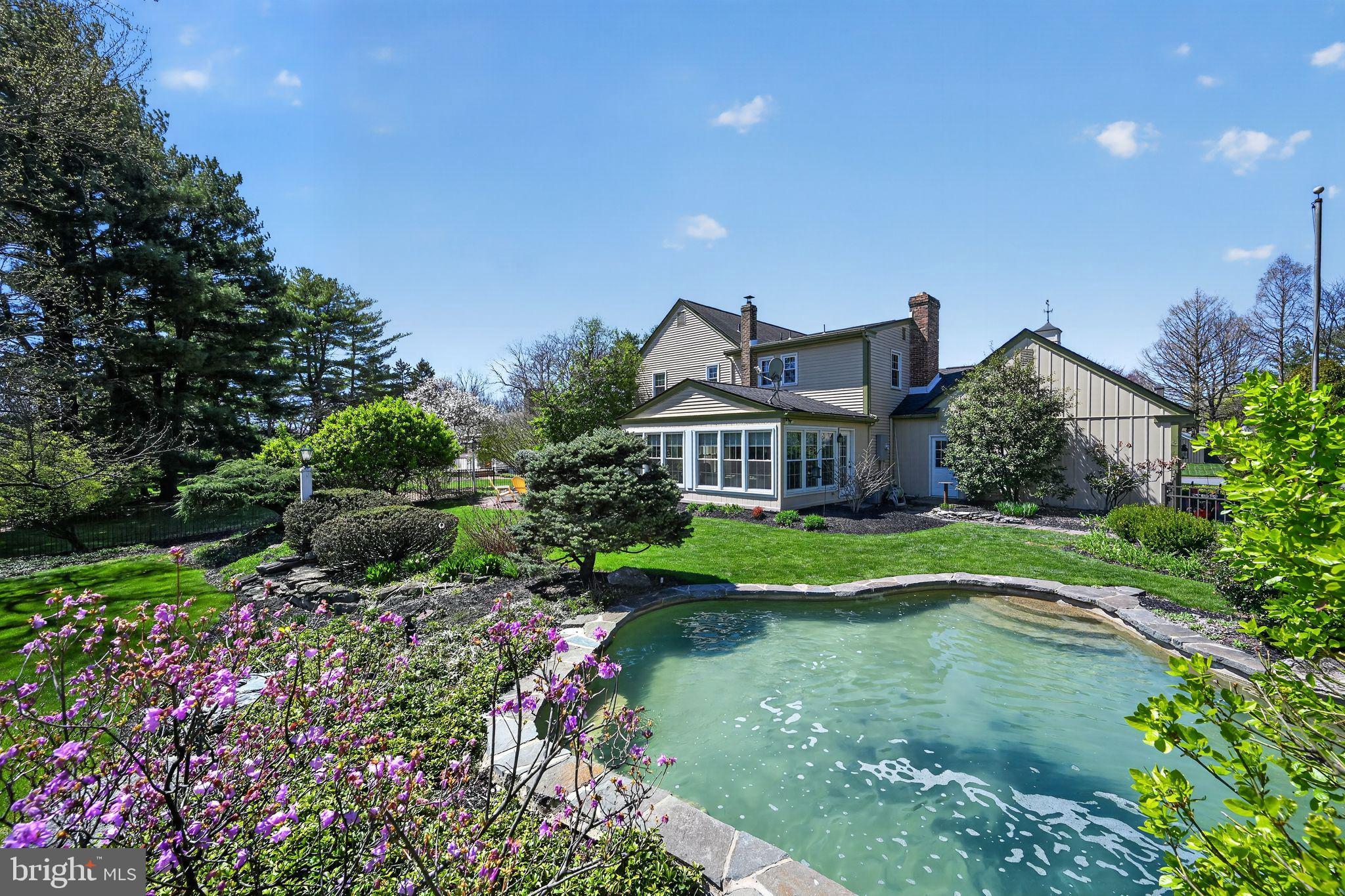 MEADOWBROOK - Residential